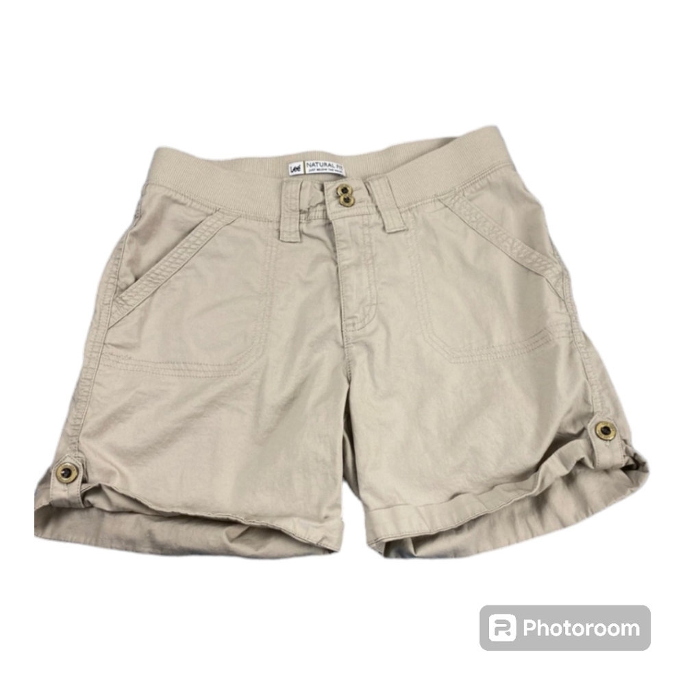 Lee Natural Fit Just below the waist Tan Shorts